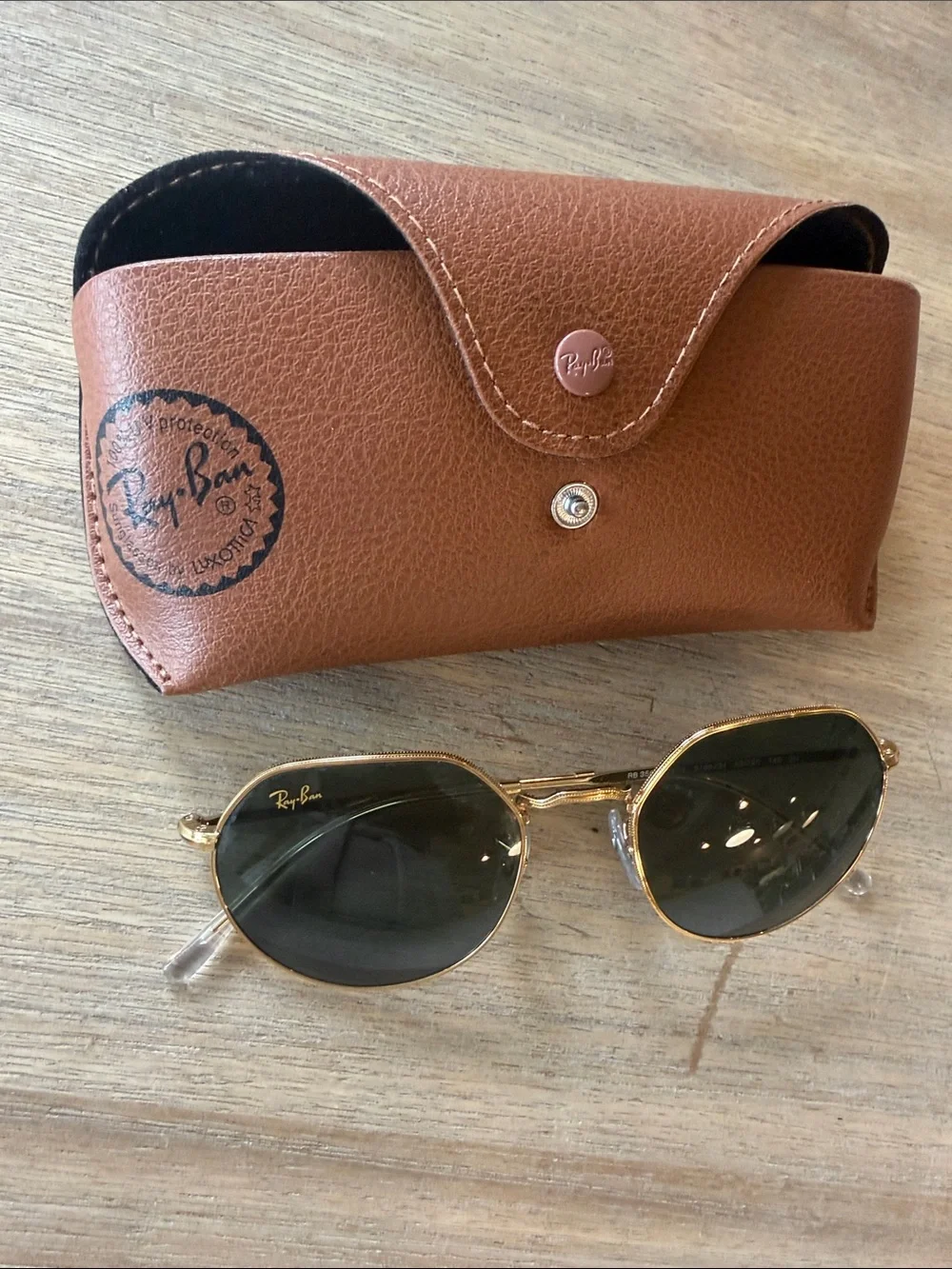 Ray-Ban Women's Gold Frame Sunglasses with Dark Green Lenses and Brown Case